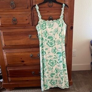 NWT Draper James Women’s green and white floral dress, size 12.